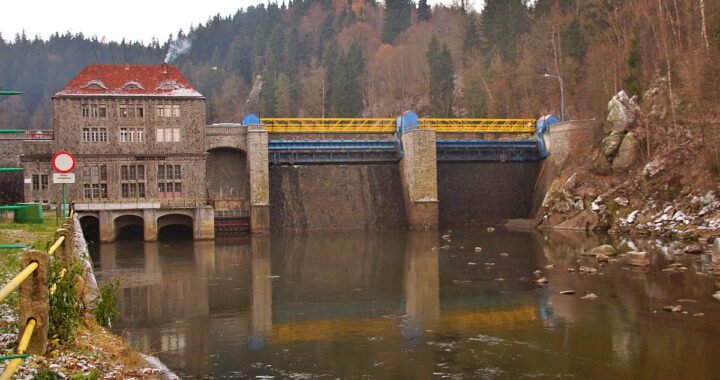 Elektrownia wodna Bobrowice