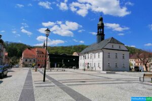 ratusz miejski we Wleniu urząd rynek